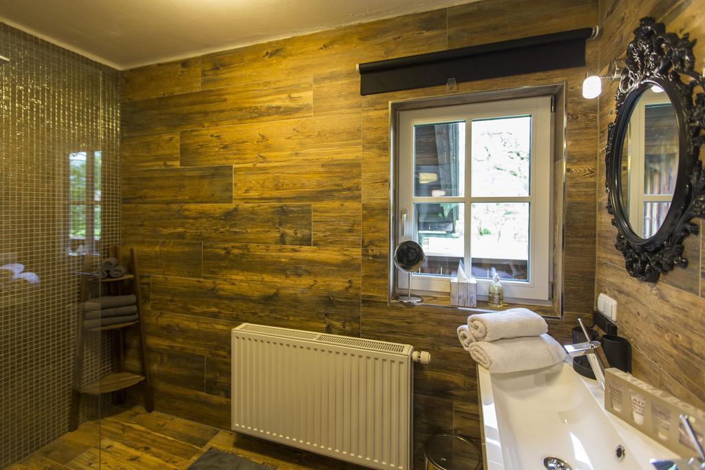 Forest Chalet Retreat: Mountain Views, Sauna & Garden Oasis Golling an der Salzach Room photo
